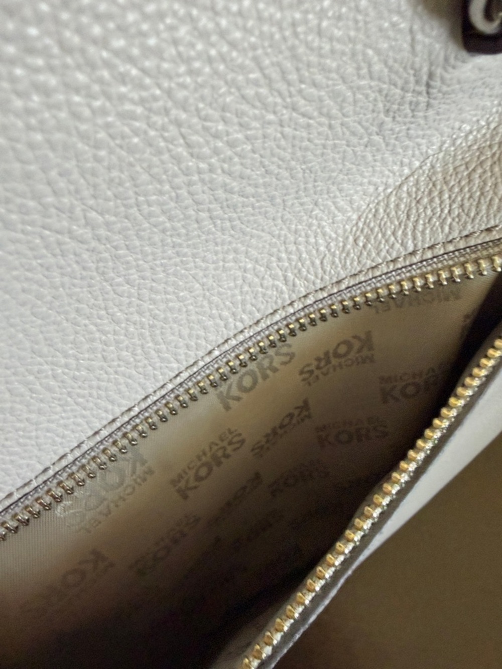 NWOT Michael Kors Light Gray Pebbled Leather Satchel with MK Charm & Chain Strap - Picture 8 of 15